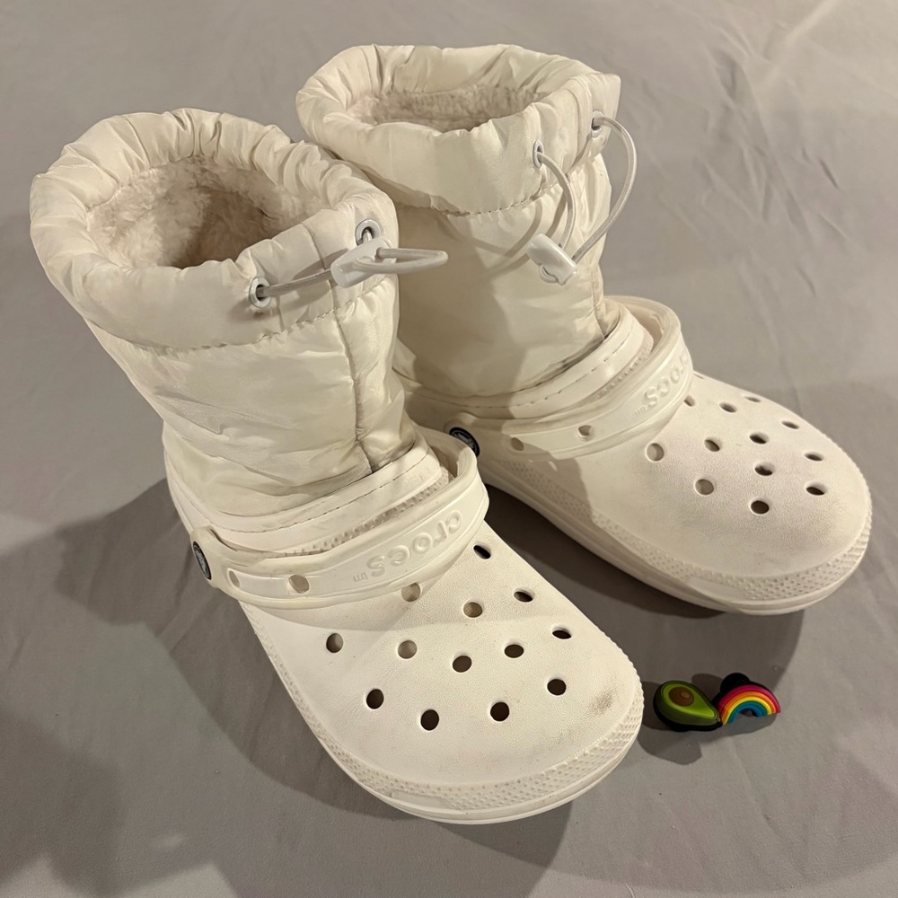 CROCS White Fuzz-Lined Winter Puff Clog Boots